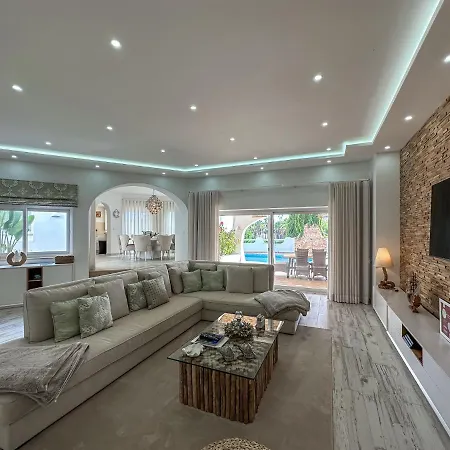 Villa Luxury Heated Pool, Walk To Sao Rafael Beach, Albufeira
