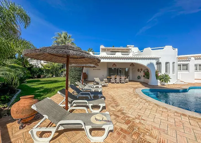 Villa Luxury Heated Pool, Walk To Sao Rafael Beach, Albufeira