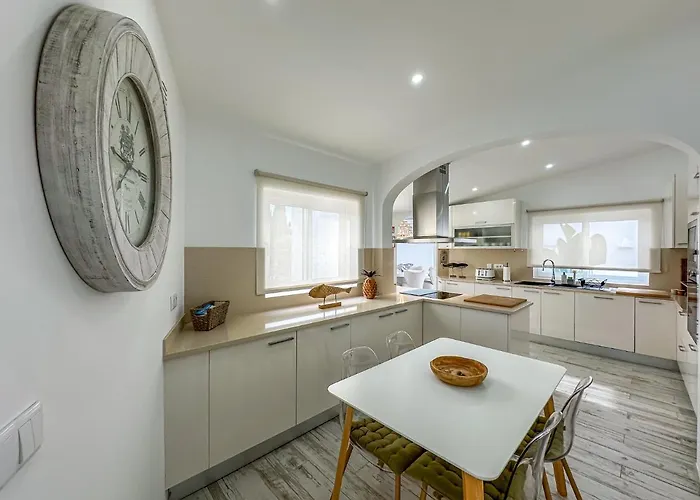 Βίλα Luxury Heated Pool, Walk To Sao Rafael Beach, Αλμπουφέιρα