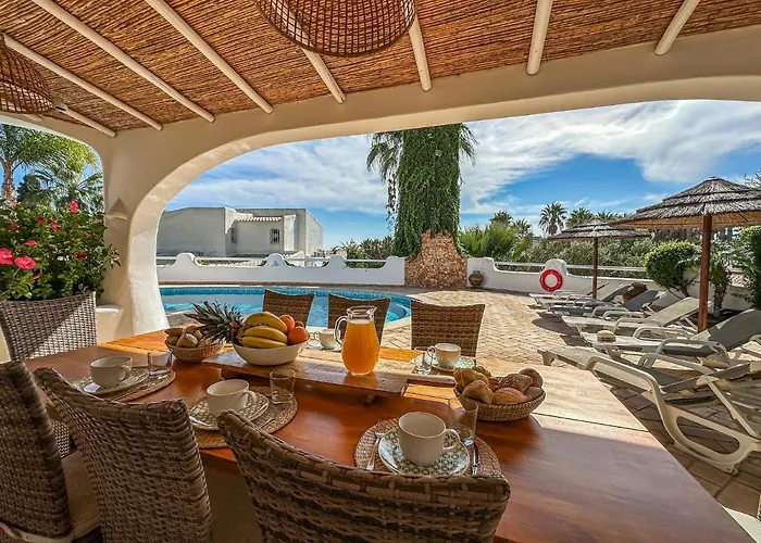 Villa Luxury Heated Pool, Walk To Sao Rafael Beach, Albufeira
