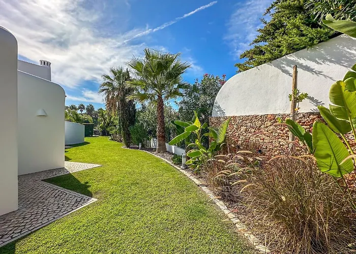 Luxury Heated Pool, Walk To Sao Rafael Beach,