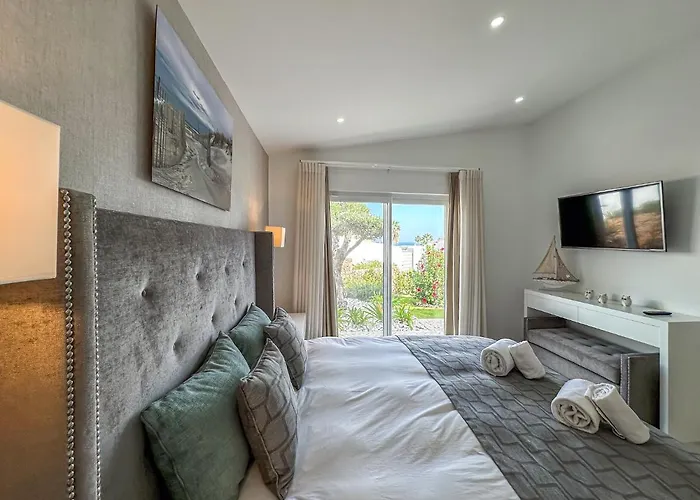 Luxury Heated Pool, Walk To Sao Rafael Beach,