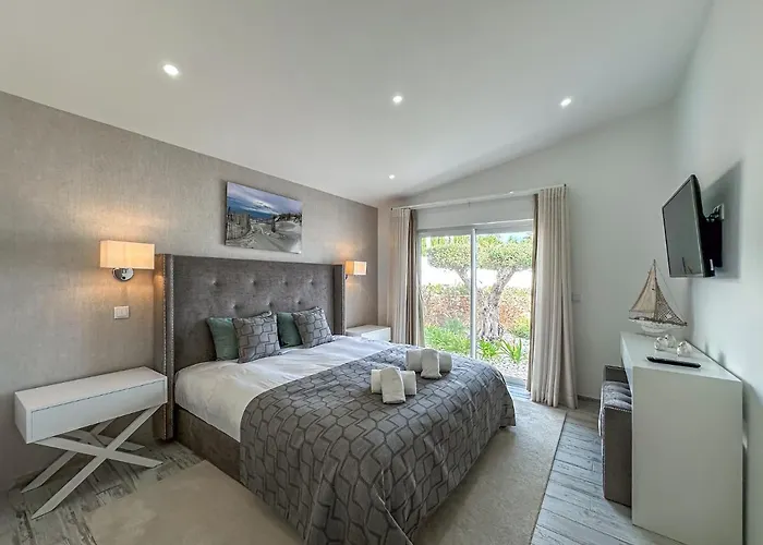 Luxury Heated Pool, Walk To Sao Rafael Beach, Villa