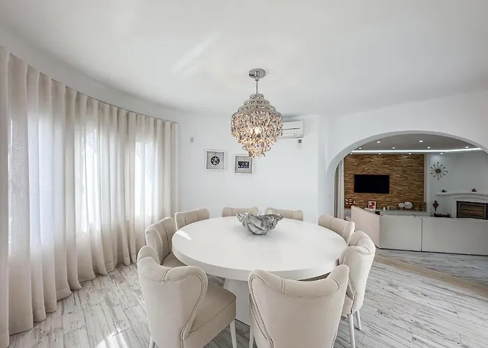Villa Luxury Heated Pool, Walk To Sao Rafael Beach, Albufeira