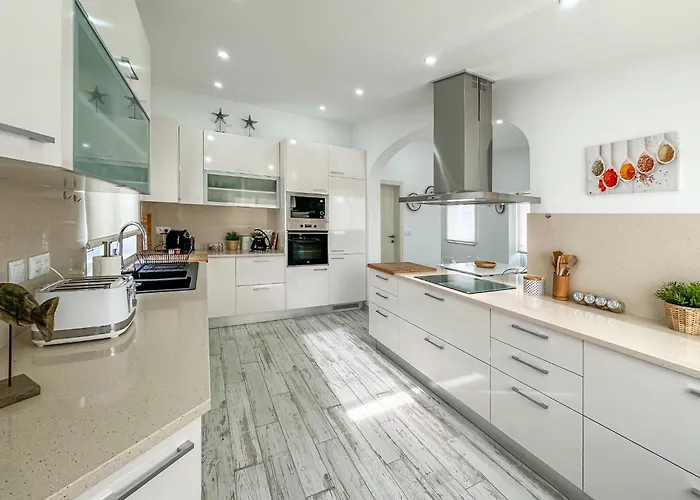 Luxury Heated Pool, Walk To Sao Rafael Beach, Βίλα *