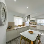 Villa Luxury Heated Pool, Walk To Sao Rafael Beach, Albufeira