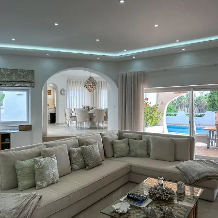 Luxury Heated Pool, Walk To Sao Rafael Beach,